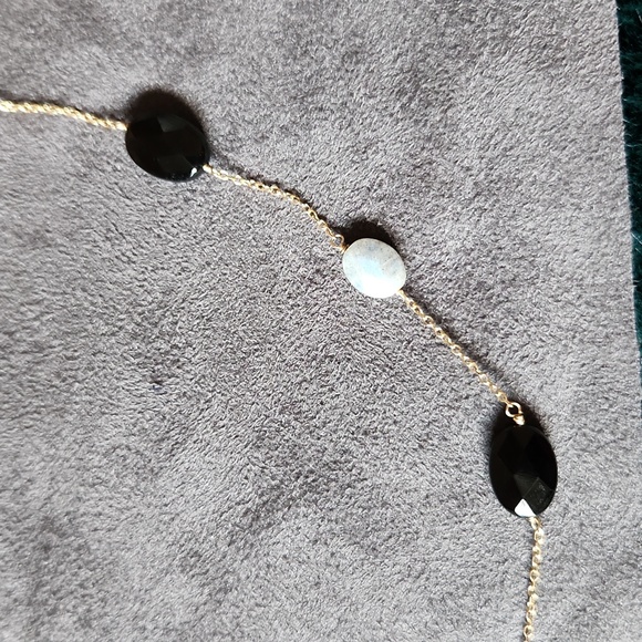 Yellow gold chain and earring set. Black and white stones. 14k gold. Gorgeous. - Picture 4 of 8